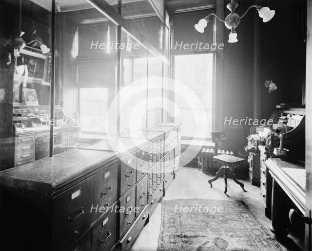 Offices of Mulford & Petry Co., Detroit, Mich., between 1900 and 1910. Creator: Unknown.