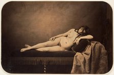 Nu féminin allongé sur un canapé Récamier, ca. 1856. Creator: Gustave Le Gray.