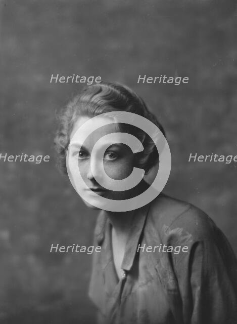 McBain, Alison, Miss, portrait photograph, 1917 Apr. 10. Creator: Arnold Genthe.