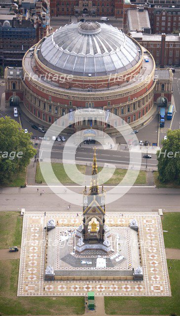 The Royal Albert Hall and the Albert Memorial, Kensington, London, 2006. Artist: Historic England Staff Photographer.
