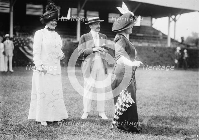 Mrs. Leroy Andrews and Mrs. R.E.L. Mordecai, between c1910 and c1915. Creator: Bain News Service.
