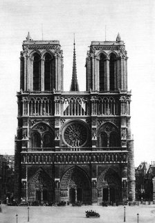 Front view of Notre Dame, Paris, 1931.Artist: Ernest Flammarion