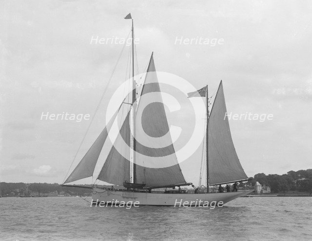 The 167 ton ketch 'Anemone' under sail, 1922. Creator: Kirk & Sons of Cowes.
