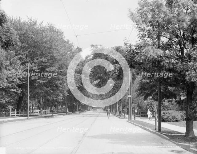 Farmington Avenue, Hartford, Ct., c1905. Creator: Unknown.