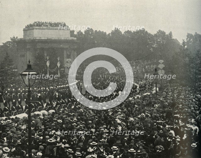 'Arrival of the Canadian Premier (The Hon. Wilfrid Laurier) at Hyde Park Corner', 1897.  Artist: E&S Woodbury.