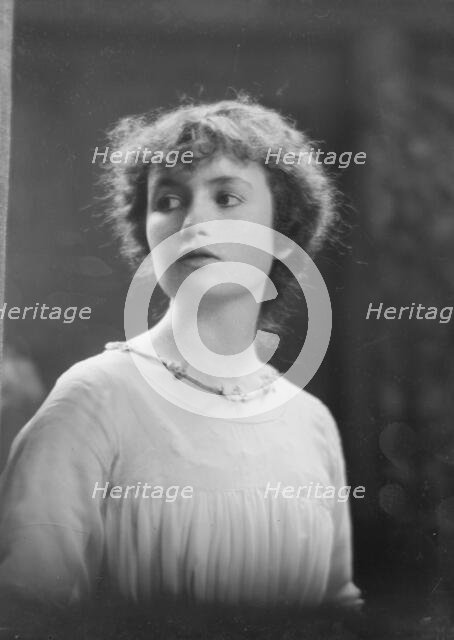 Byrne, H., Miss, portrait photograph, 1917 June 5. Creator: Arnold Genthe.