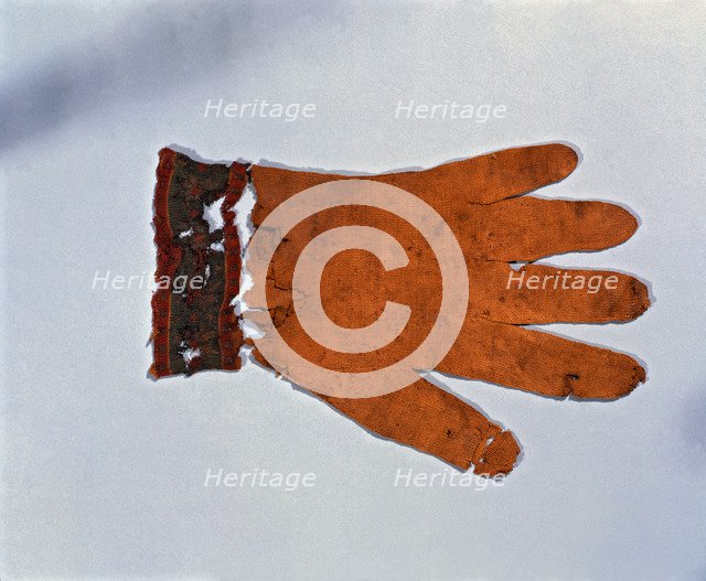 Episcopal glove belonging to the bishop Arnau de Jardí, taken from his tomb.