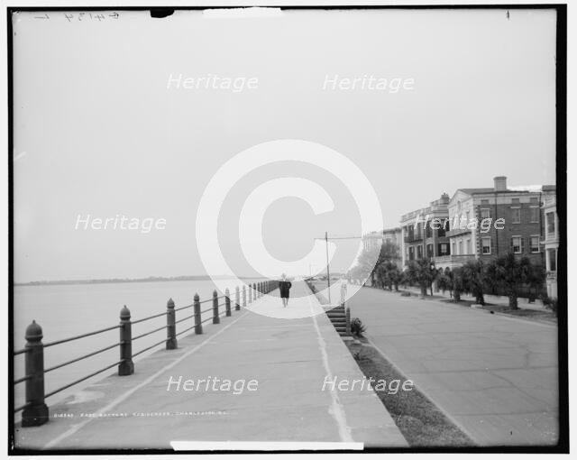 East Battery residences, Charleston, S.C., between 1900 and 1907. Creator: Unknown.
