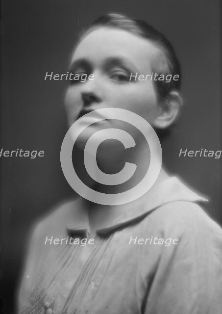Barnwell, Mrs., portrait photograph, between 1913 and 1942. Creator: Arnold Genthe.