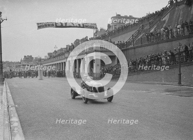 MG leaving the starting line in the Brighton Speed Trials, 1938. Artist: Bill Brunell.