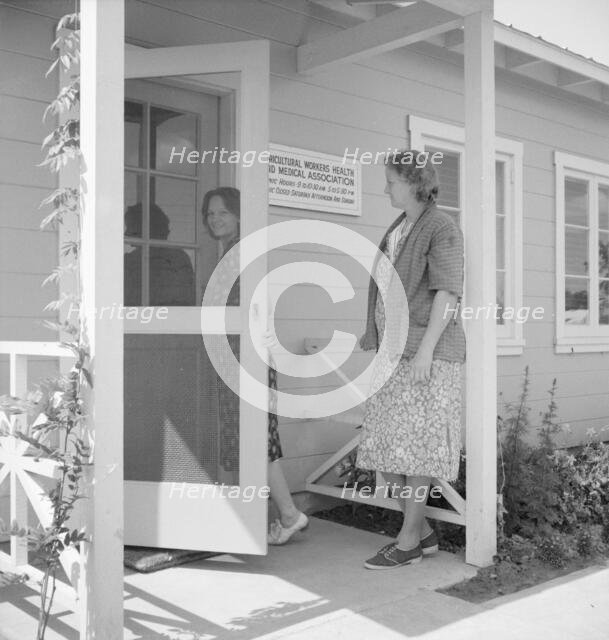 FSA camp for migratory agricultural workers, Farmersville, Tulare County, California, 1939 Creator: Dorothea Lange.