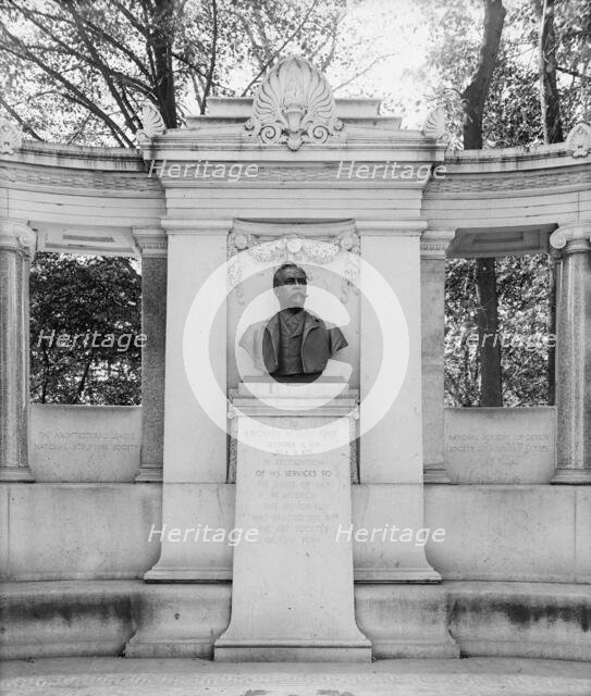 Richard Morris Hunt Monument, New York, N.Y., between 1900 and 1910. Creator: Unknown.