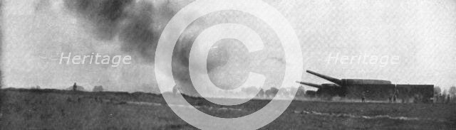 'La preparation d'artillerie; tir d'ALVF. - ou artillerie sur voie ferree..., 1916 (1924) Creator: Unknown.