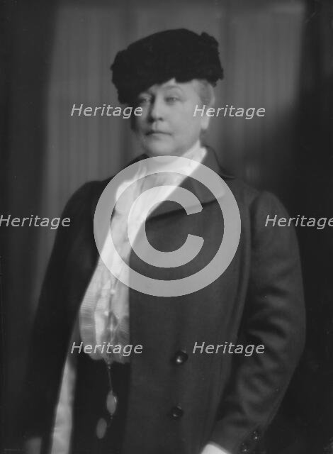 Gray, Horace, Mrs., portrait photograph, 1916 Jan. 13. Creator: Arnold Genthe.