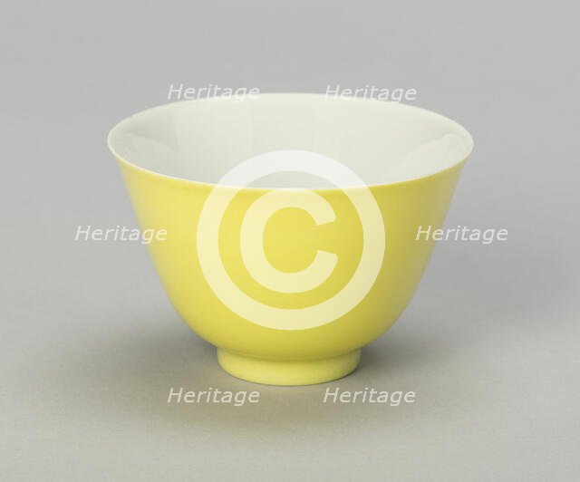 Cup, Qing dynasty (1644-1911), Yongzheng reign mark and period (1723-1735). Creator: Unknown.