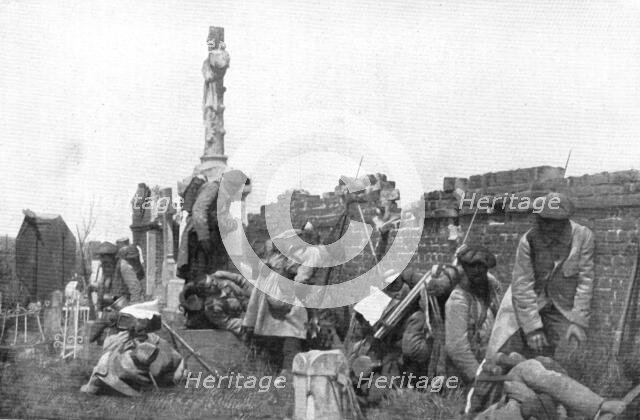 'Notre offensive d'Artois; la compagnie a recu l'ordre de tenir dans le cimetiere', 1915. Creator: Unknown.
