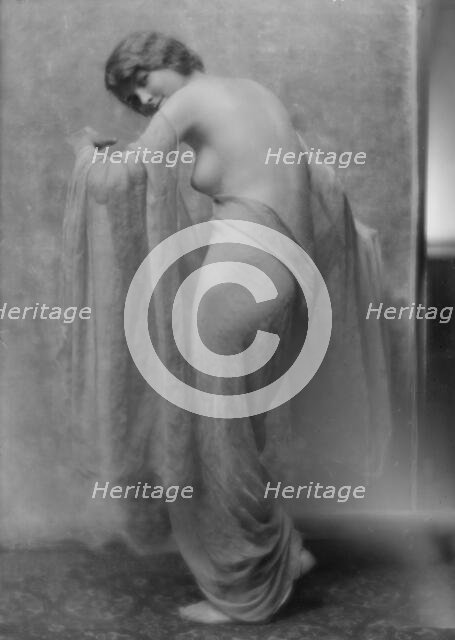 Marcellus, Irene, portrait photograph, 1915. Creator: Arnold Genthe.