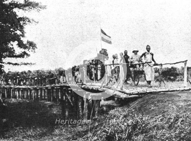Conquest of German East Africa; Retreat of the enemy: the procession of the German.., 1917. Creator: Unknown.