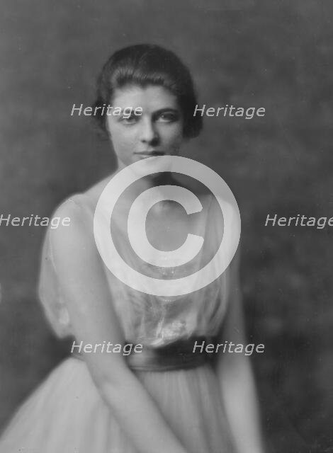 Rice, Virginia, Miss, portrait photograph, 1916. Creator: Arnold Genthe.