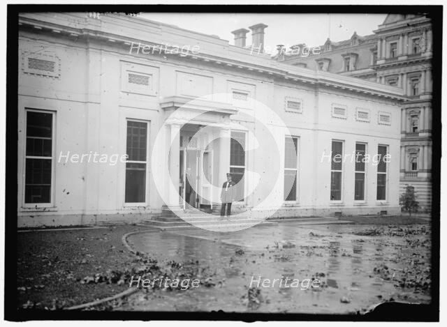 White House - storm damage, between 1913 and 1918. Creator: Harris & Ewing.