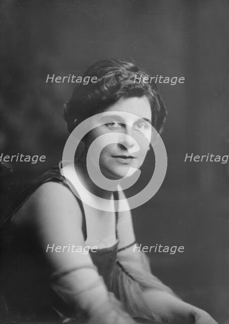 Miss Clara S. Berenger, portrait photograph, 1918 Nov. 17. Creator: Arnold Genthe.