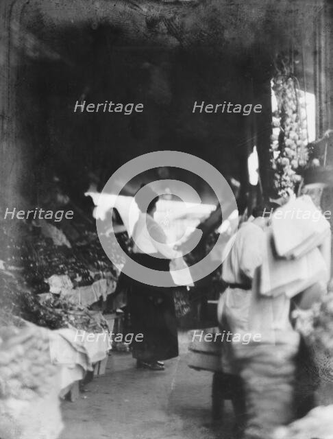 Market scene, New Orleans, between 1920 and 1926. Creator: Arnold Genthe.