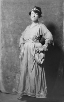 Mrs. Jack London, portrait photograph, 1918 Feb. 11. Creator: Arnold Genthe.