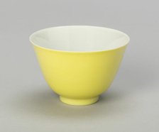 Cup, Qing dynasty (1644-1911), Yongzheng reign mark and period (1723-1735). Creator: Unknown.