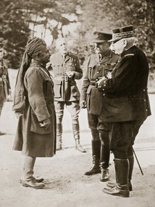 General Sir Douglas Haig introducing General Joffre to Lieutenant-General Sir Pertab Singh, 1916. Artist: Unknown