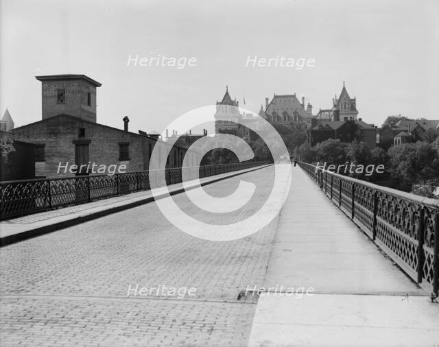 Hawk St. [Street] viaduct and state capitol, Albany, N.Y., between 1900 and 1910. Creator: Unknown.