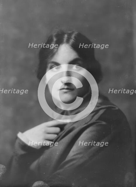 Mrs. Parker Hooper, portrait photograph, 1918 May 14. Creator: Arnold Genthe.