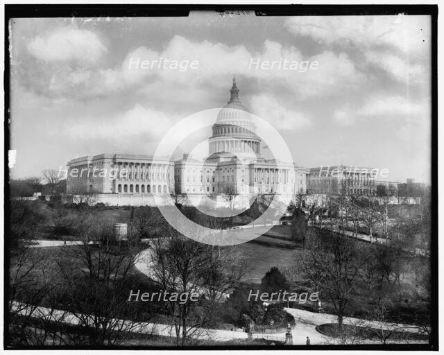 West front, United States Capitol, Washington, D.C., between 1910 and 1920. Creator: Unknown.