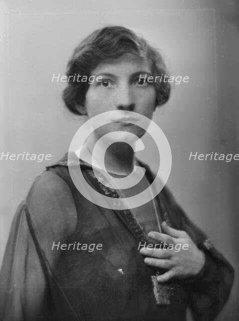 Varesi, Gilda, Miss, portrait photograph, between 1915 and 1920. Creator: Arnold Genthe.