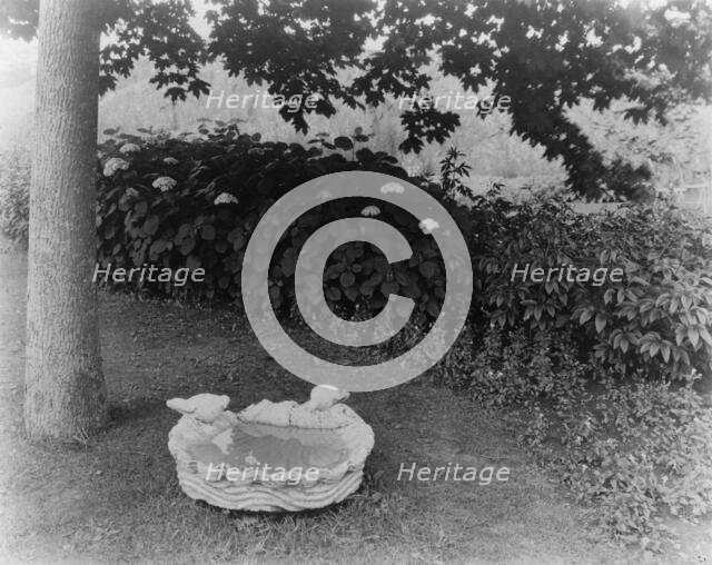 "Beacon Hill House," Arthur Curtiss James house, Beacon Hill Road, Newport, Rhode Island, 1917. Creator: Frances Benjamin Johnston.