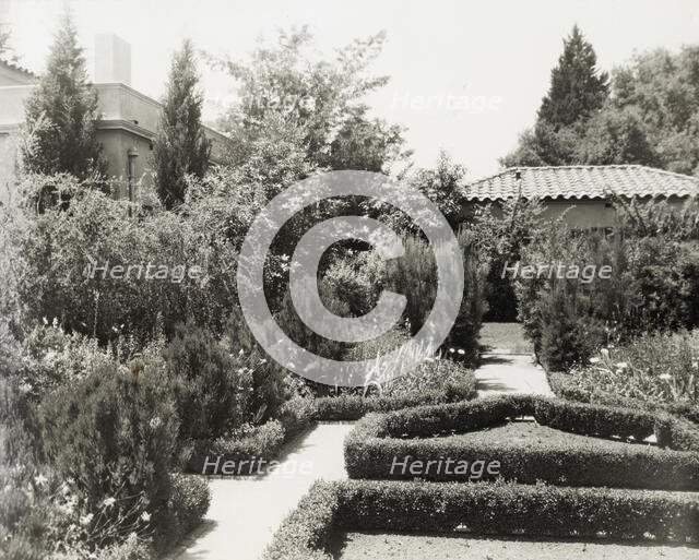 Wellington Stanley Morse house, 450 South San Rafael Avenue, Pasadena, California, 1917. Creator: Frances Benjamin Johnston.