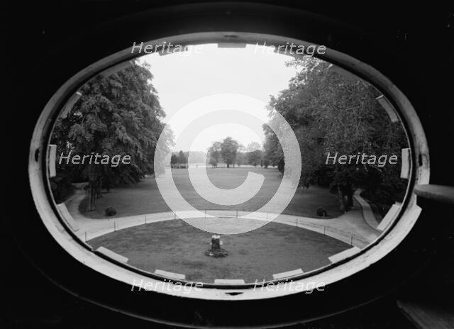 Bowling Green, Mt. Vernon, c.between 1910 and 1920. Creator: Unknown.