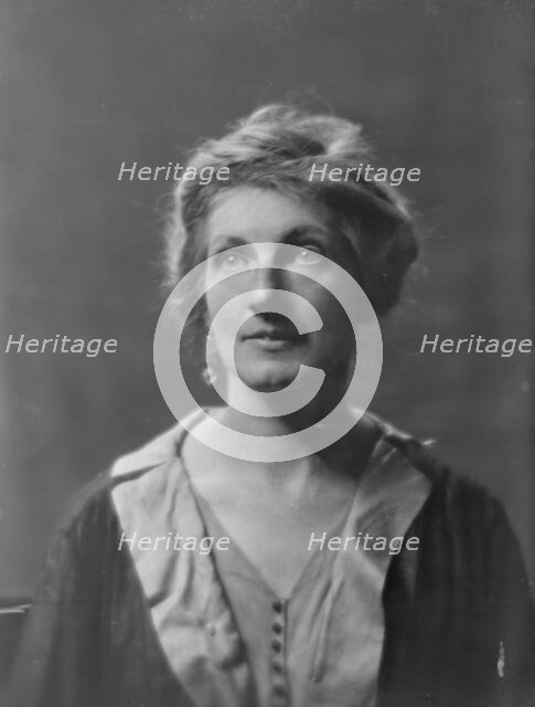 Miss Sally Flagg, portrait photograph, 1918 June 11. Creator: Arnold Genthe.