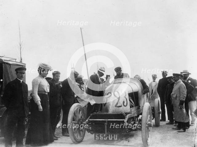 Hotchkiss, Le Blon at 1904 Ostend Speed Trials. Creator: Unknown.