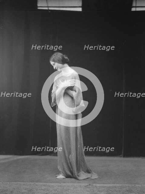 Block, Stella, Miss, 1919 or 1920. Creator: Arnold Genthe.