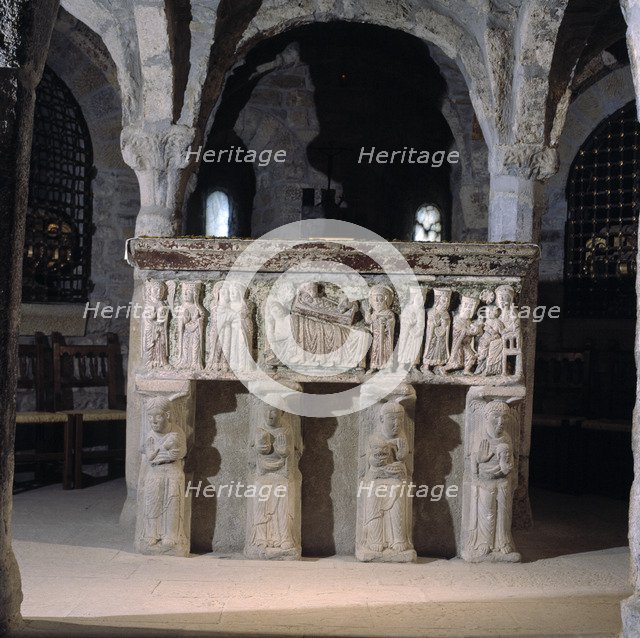 Old Cathedral of Roda de Isábena, crypt where the sarcophagus of Saint Raymon is located, beautif…