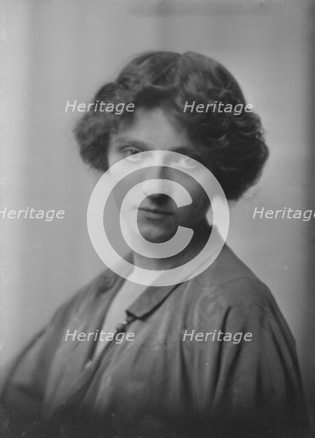 McNeal, Katherine, Miss, portrait photograph, 1917 Nov. 9. Creator: Arnold Genthe.
