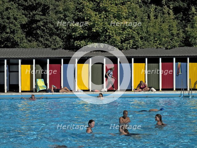 Tooting Bec Lido, Tooting Bec Road, Streatham, Wandsworth, London, 2013. Creator: Simon Inglis.