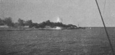 'Le "Goeben" contre le torpilleur "Schastlivyi" (21 sept. 1915); Un nouveau projectile..., 1915. Creator: Unknown.