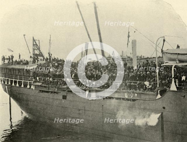 '"Matteawan" Docking, Afternoon of June 9th', Spanish-American War, 1898, (1899). Creator: Burr McIntosh.