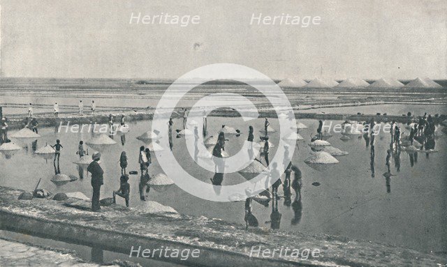 'Salt-Making in Rajputana', c1900, (1910). Artist: Henry Lansdell.