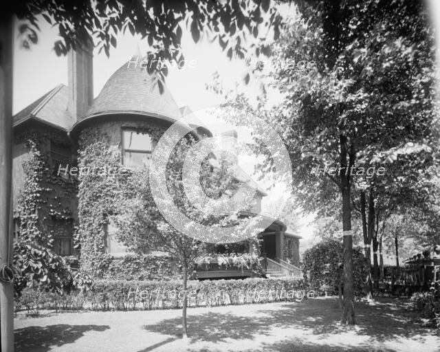 Residence of Mr. William Robbins, Walkerville, Ont., between 1905 and 1915. Creator: Unknown.