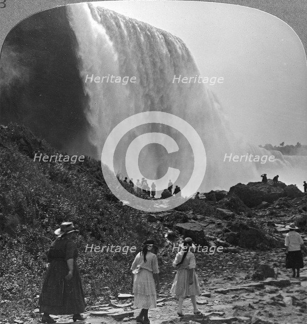 American Falls, Niagara Falls, New York, USA.Artist: Realistic Travels Publishers