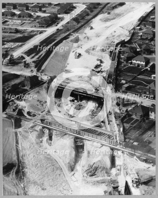 M1 Motorway, Structure 9 Luton-Dunstable Railway Bridge, Caddington, Central Bedfordshire, 24/04 Creator: John Laing plc.