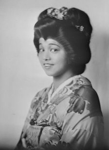 Miss H. Onuki, portrait photograph, 1919 Sept. 20. Creator: Arnold Genthe.