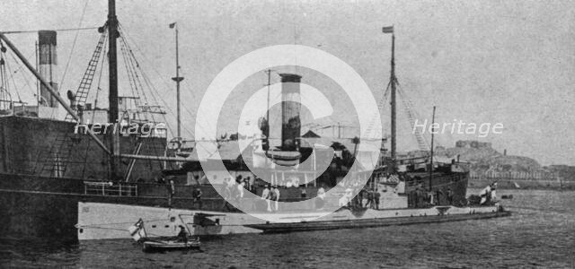 'Les sous-marins allemands chez les neutres; les visites de sous-marins allemands aux ports..., 1916 Creator: Unknown.